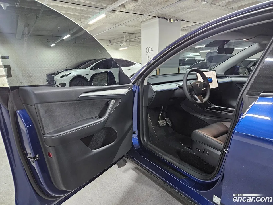 Tesla Model Y RWD 2023 — миниатюра 5