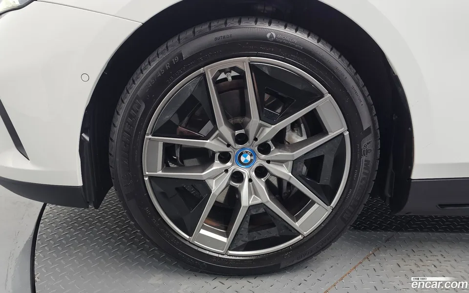 BMW i5 eDrive 40 2024 — миниатюра 5