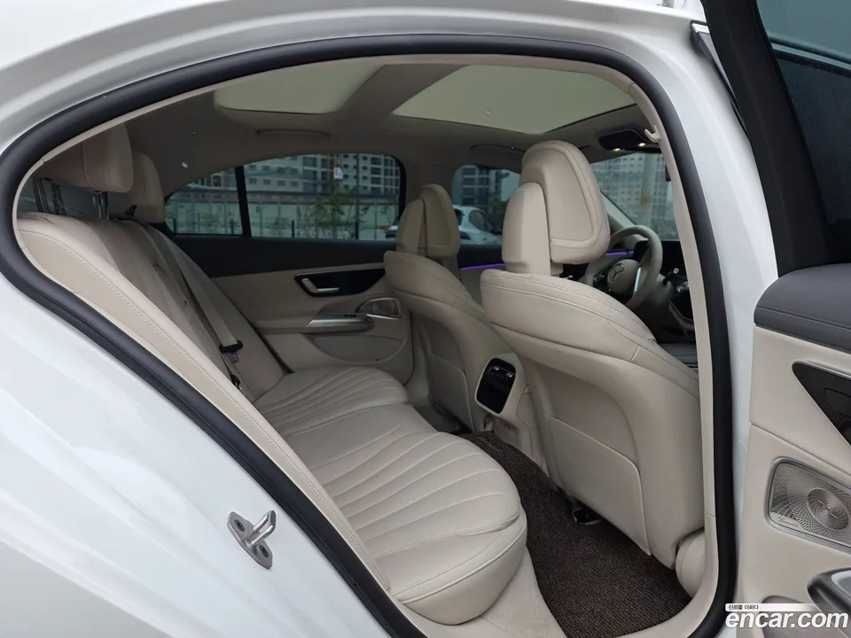 Mercedes-Benz E-Class E350e 4MATIC 2025 — миниатюра 2