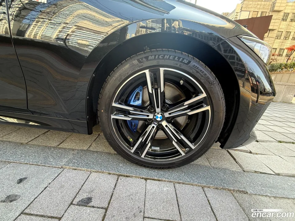 BMW 3 Series 320i M 2025 — миниатюра 3