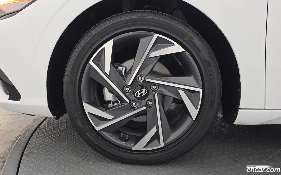 Hyundai Avante CN7 1.6 2025 — миниатюра 2