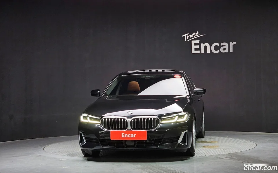 BMW 5 Series 520i 2022 — миниатюра 3