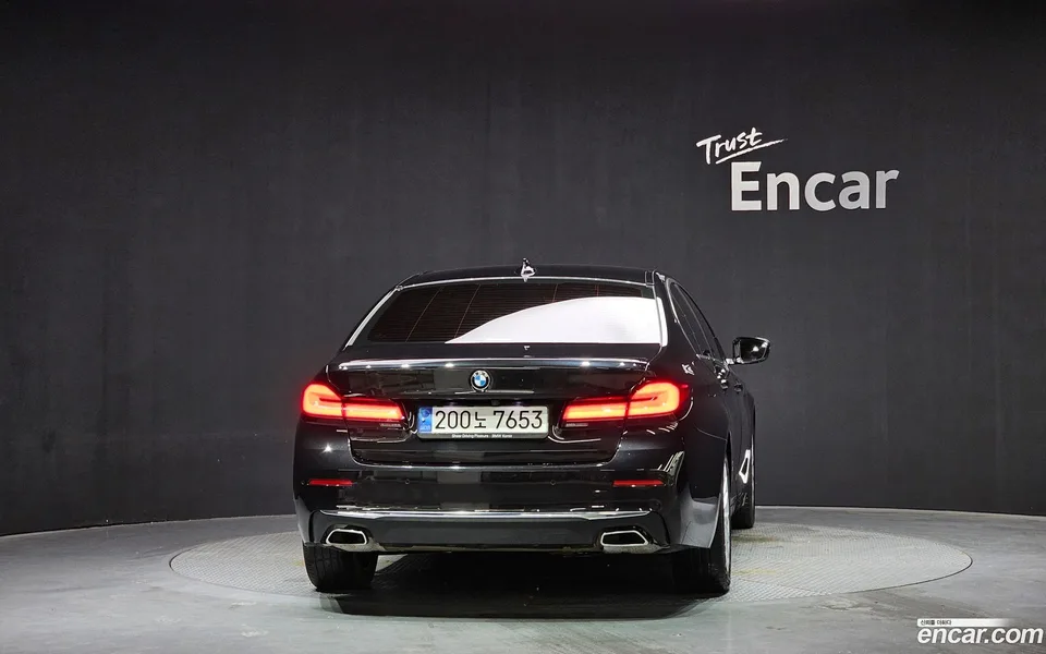 BMW 5 Series 520i 2022 — миниатюра 4