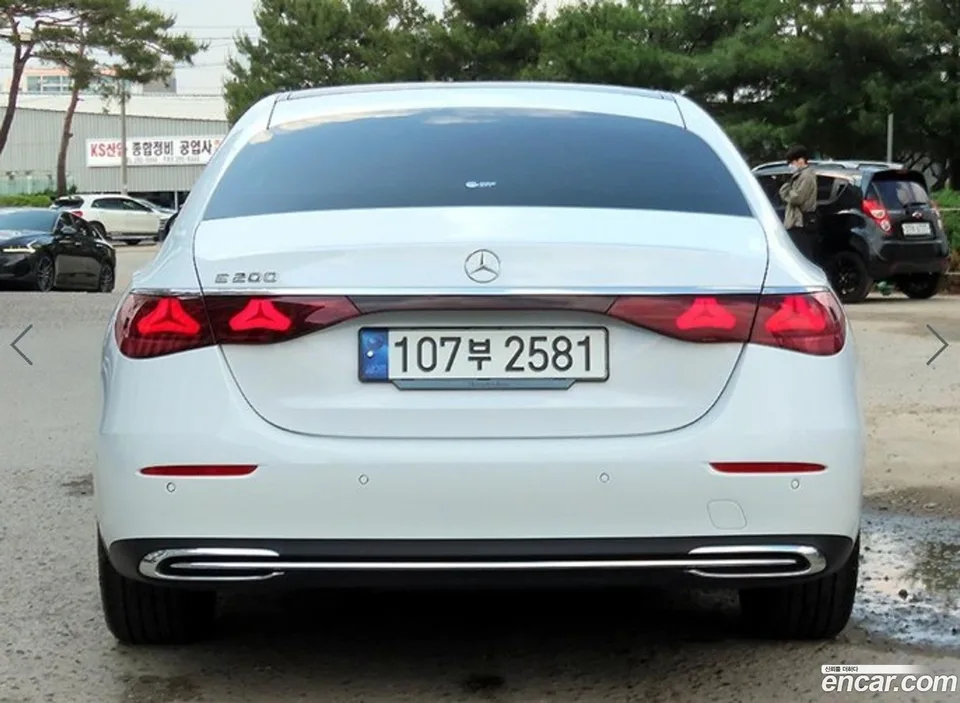 Mercedes-Benz E-Class E200 2024 — миниатюра 4