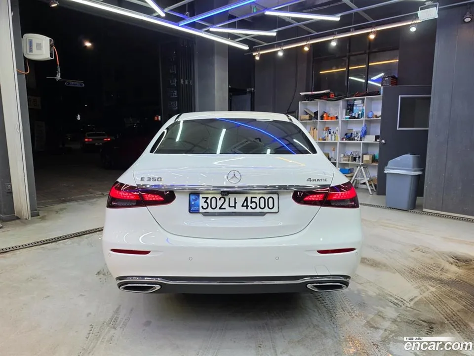 Mercedes-Benz E-Class E350 4MATIC 2022 — миниатюра 4