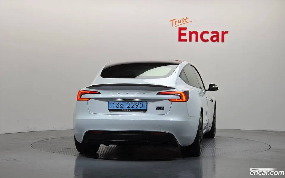 Tesla Model 3 AWD 2026 — миниатюра 4