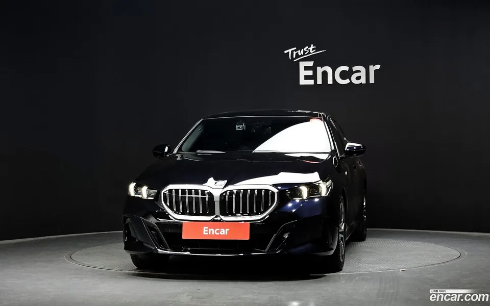 BMW 5 Series 523d M 2025 — миниатюра 3