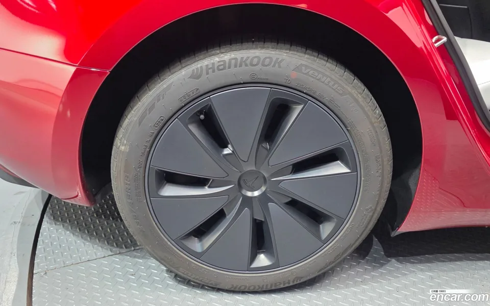 Tesla Model 3 AWD 2024 — миниатюра 5