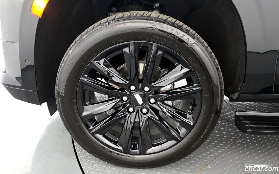 Cadillac Escalade 6.2 ESV 2023 — миниатюра 5