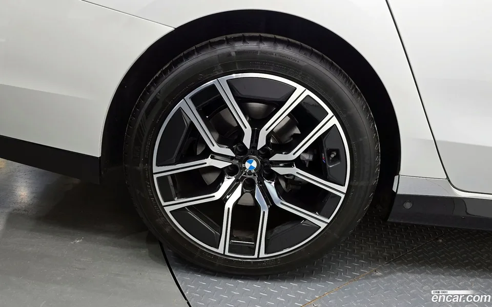 BMW 7 Series 740i xDrive M 2025 — миниатюра 2