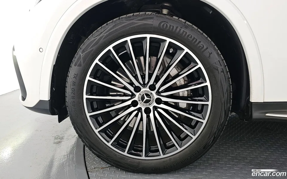 Mercedes-Benz GLC-Class GLC300 4MATIC 2024 — миниатюра 2
