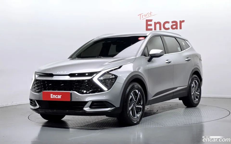 Kia Sportage Hybrid 4WD 2023 — фото 1, купить с доставкой в Москву