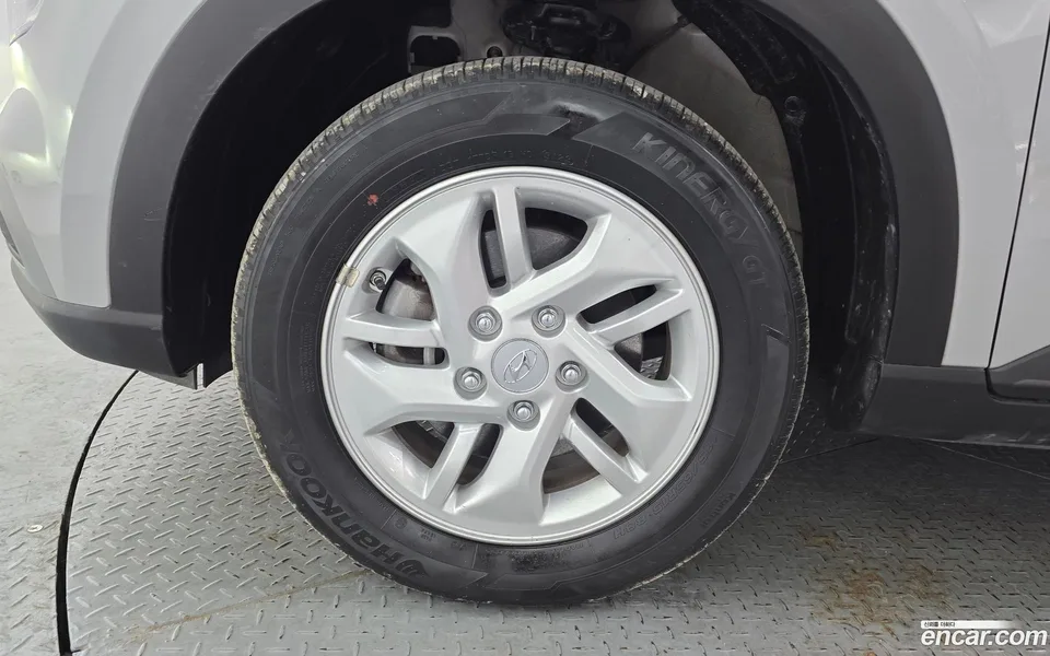Hyundai Venue 1.6 2023 — миниатюра 2