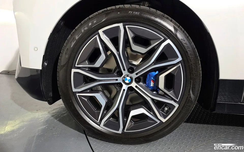 BMW iX xDrive M60 2024 — миниатюра 2