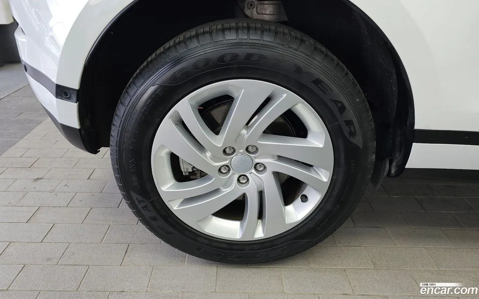 Land Rover Range Rover Evoque P250 S 2024 — миниатюра 5