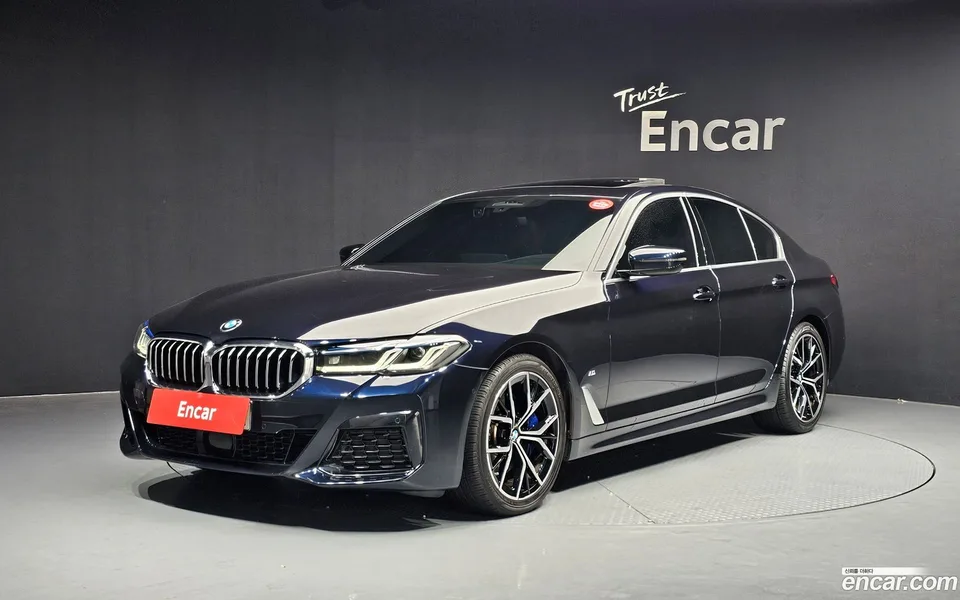 BMW 5 Series 530i M 2023 — фото 1, купить с доставкой в Москву