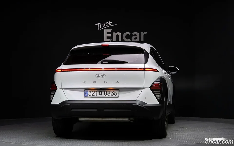 Hyundai Kona 2.0 2WD 2023 — миниатюра 4