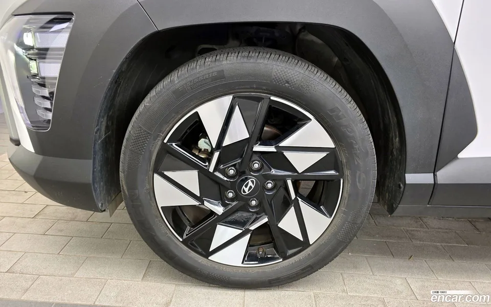 Hyundai Kona 2.0 2WD 2023 — миниатюра 5