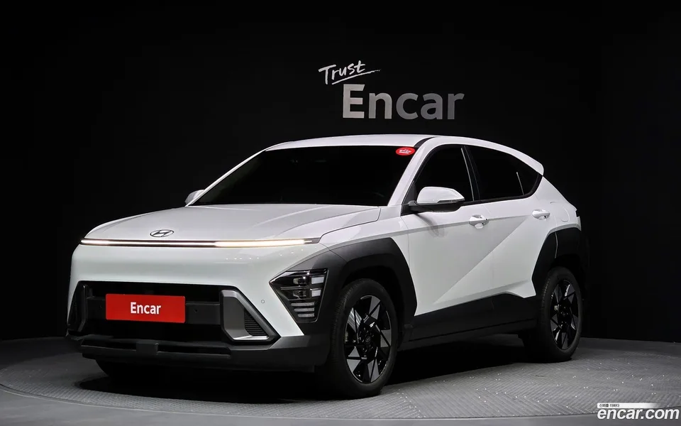 Hyundai Kona 2.0 2WD 2023 — фото 1, купить с доставкой в Москву
