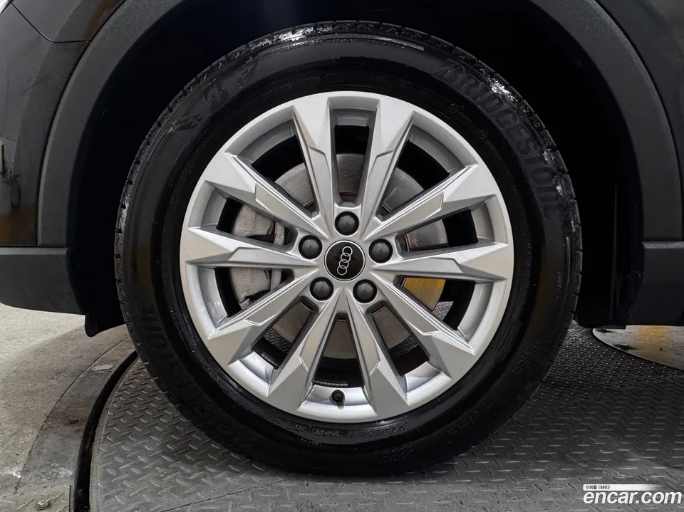 Audi Q3 40 TFSI 2025 — миниатюра 5