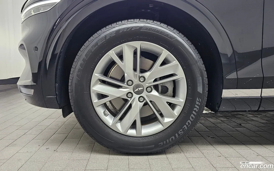 Genesis GV70 2.5T 2WD 2023 — миниатюра 5