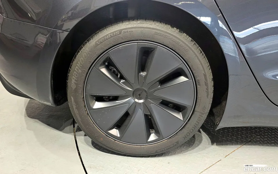Tesla Model 3 RWD 2025 — миниатюра 2