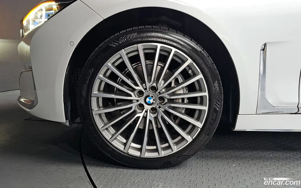 BMW 7 Series 740i 2022 — миниатюра 5