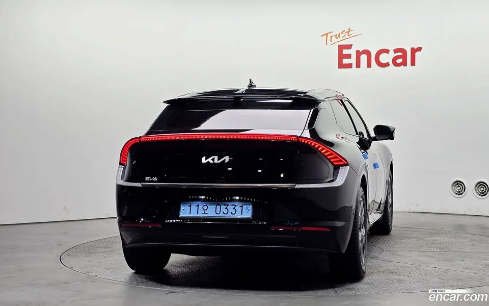 Kia EV6 2023 — миниатюра 4