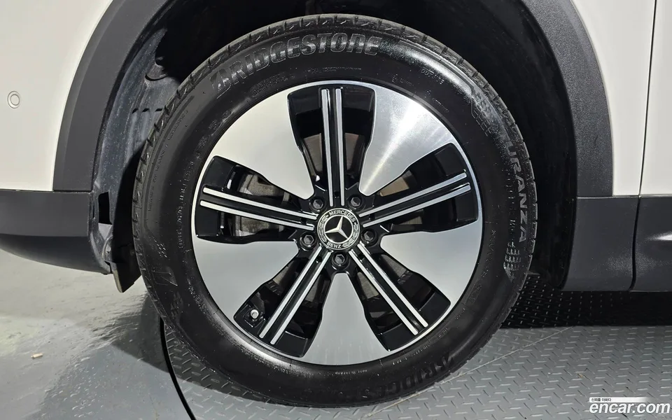 Mercedes-Benz EQB EQB300 4MATIC 2023 — миниатюра 2