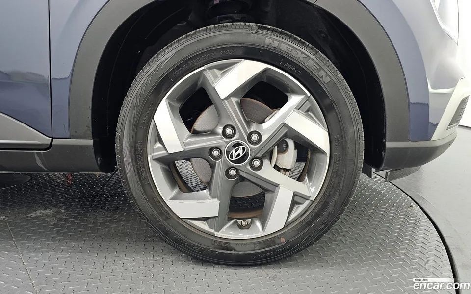 Hyundai Venue 1.6 2023 — миниатюра 2