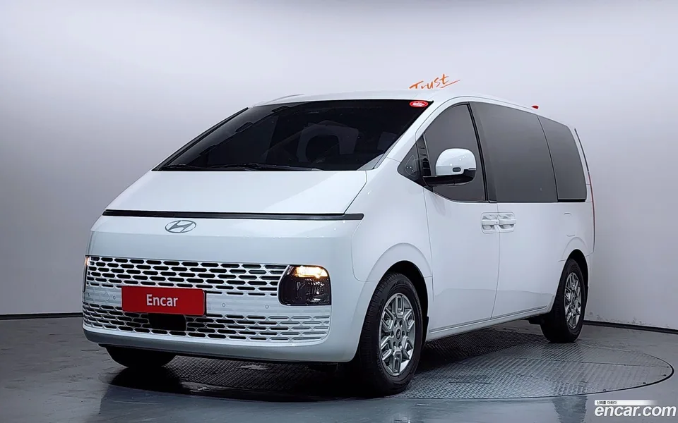 Hyundai Staria L3.5 11 2024 — фото 1, купить с доставкой в Москву