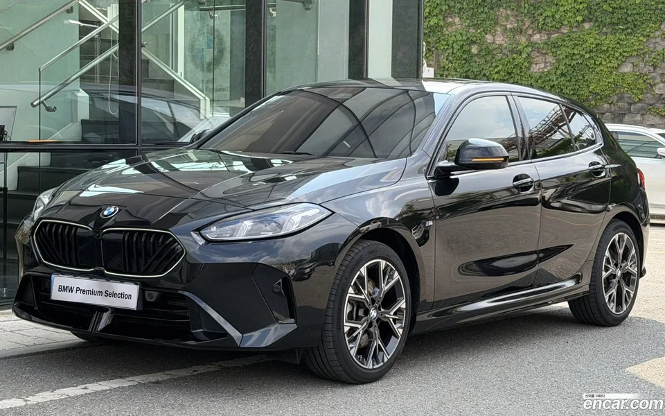 BMW 1 Series 120 M 2025 — фото 1, купить с доставкой в Москву