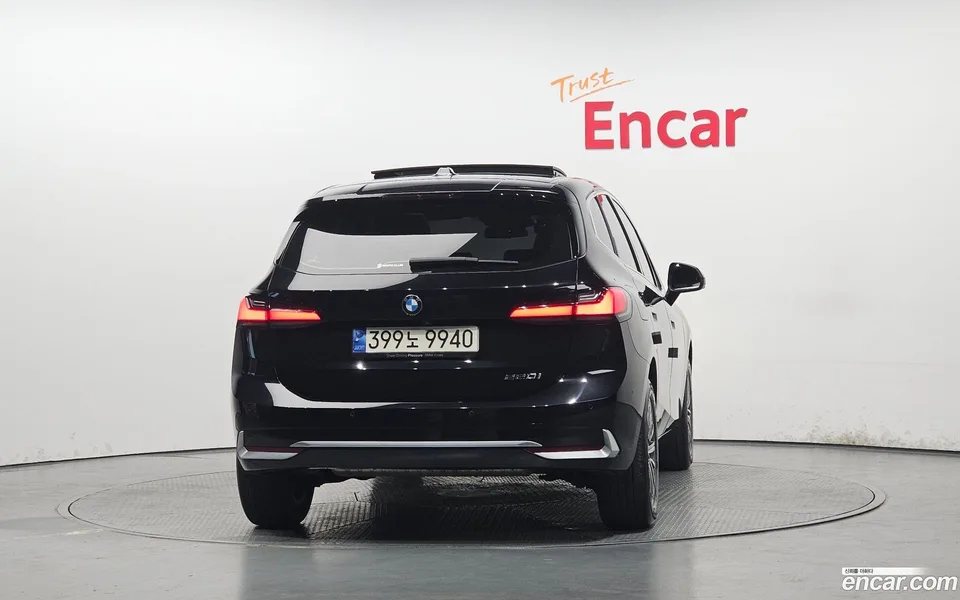 BMW 2 Series Active Tourer 220i 2023 — миниатюра 4