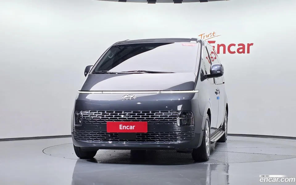 Hyundai Staria L3.5 5 2024 — миниатюра 3