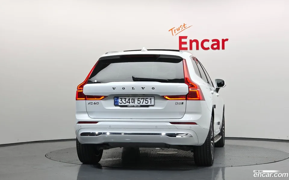 Volvo XC60 B5 2023 — миниатюра 4