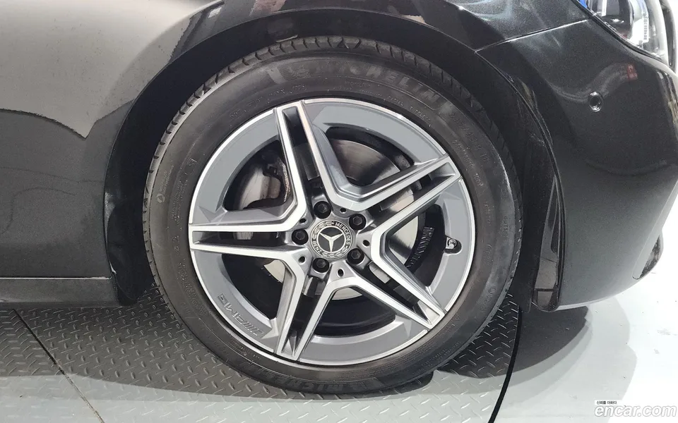 Mercedes-Benz E-Class E250 AMG Line 2023 — миниатюра 2