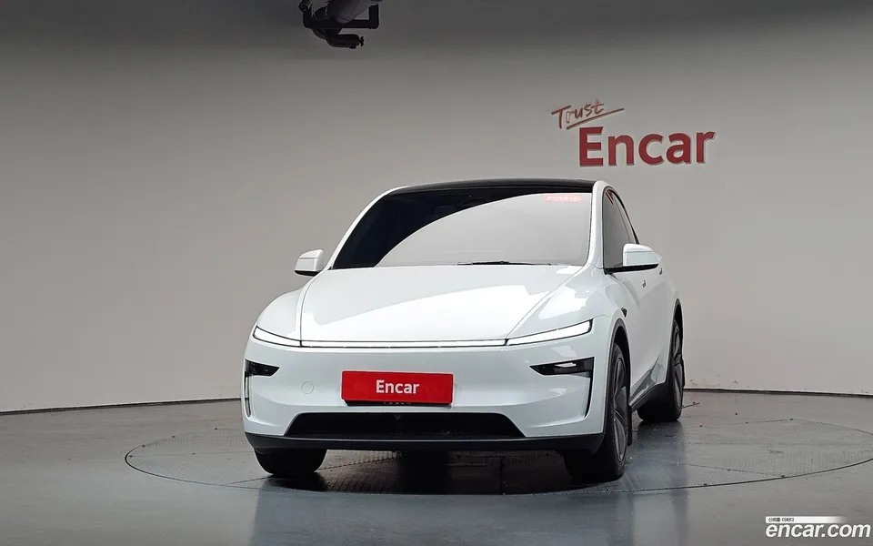 Tesla Model Y RWD 2025 — миниатюра 3