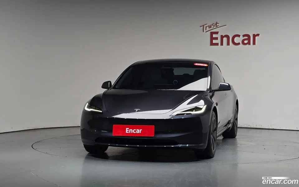 Tesla Model 3 AWD 2025 — миниатюра 3