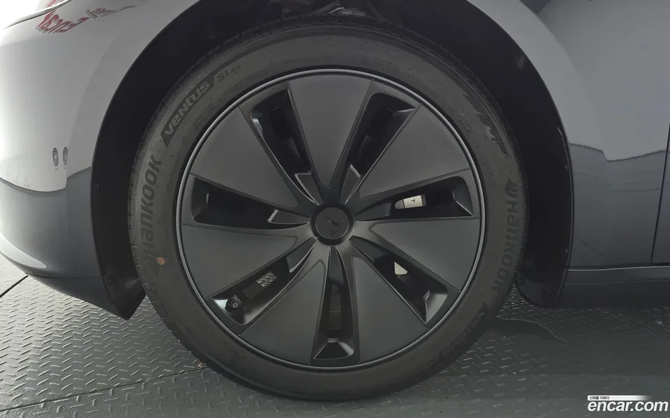 Tesla Model 3 AWD 2025 — миниатюра 5