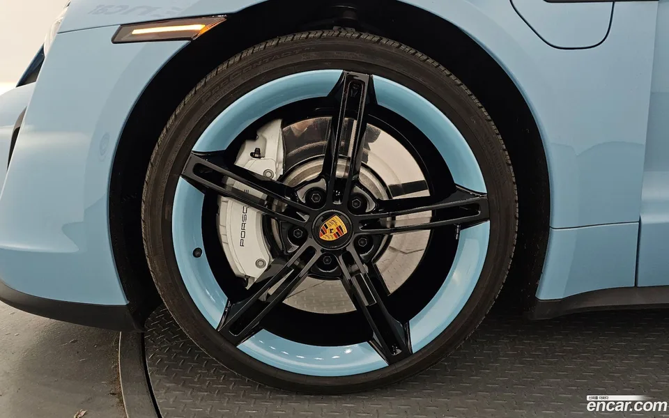 Porsche Taycan 4S 2023 — миниатюра 5