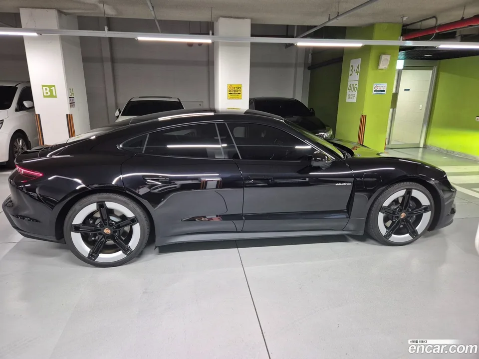 Porsche Taycan 4 2025 — миниатюра 5