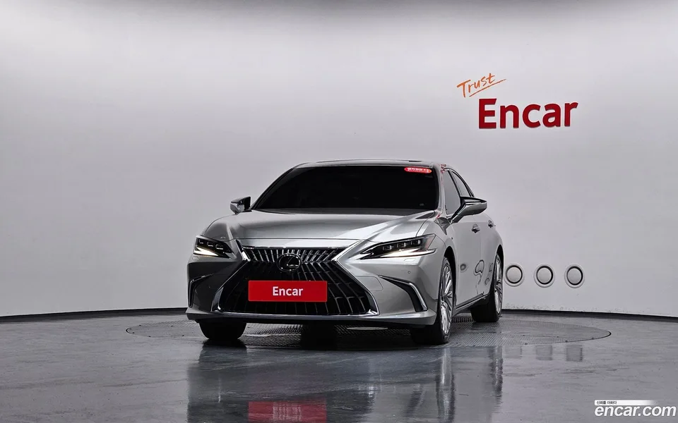 Lexus ES 300h 2023 — миниатюра 3