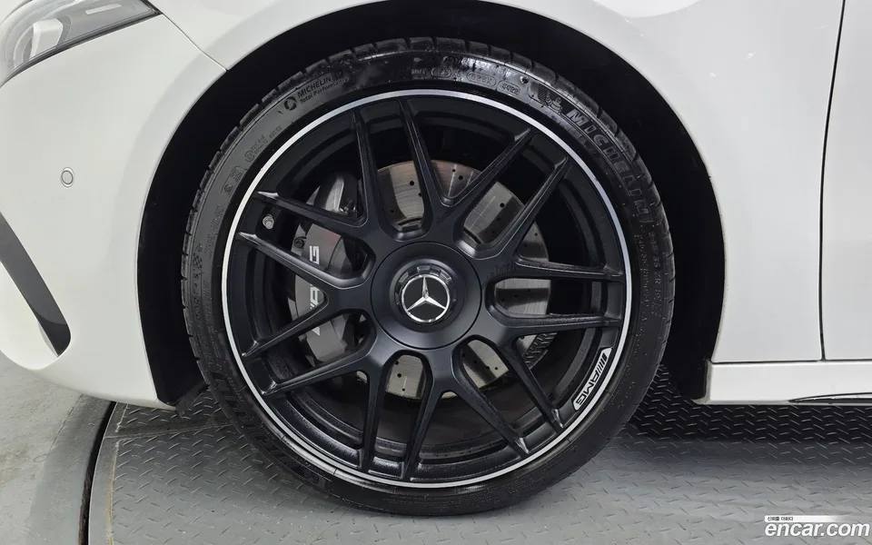 Mercedes-Benz A-Class AMG A45 4MATIC+ 2023 — миниатюра 5