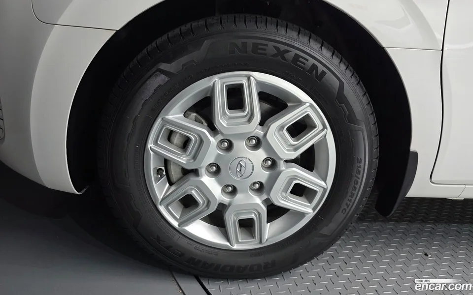 Hyundai Staria 9 2022 — миниатюра 2