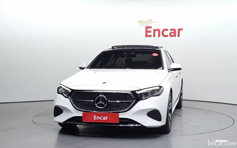 Mercedes-Benz E-Class E200 2024 — миниатюра 3