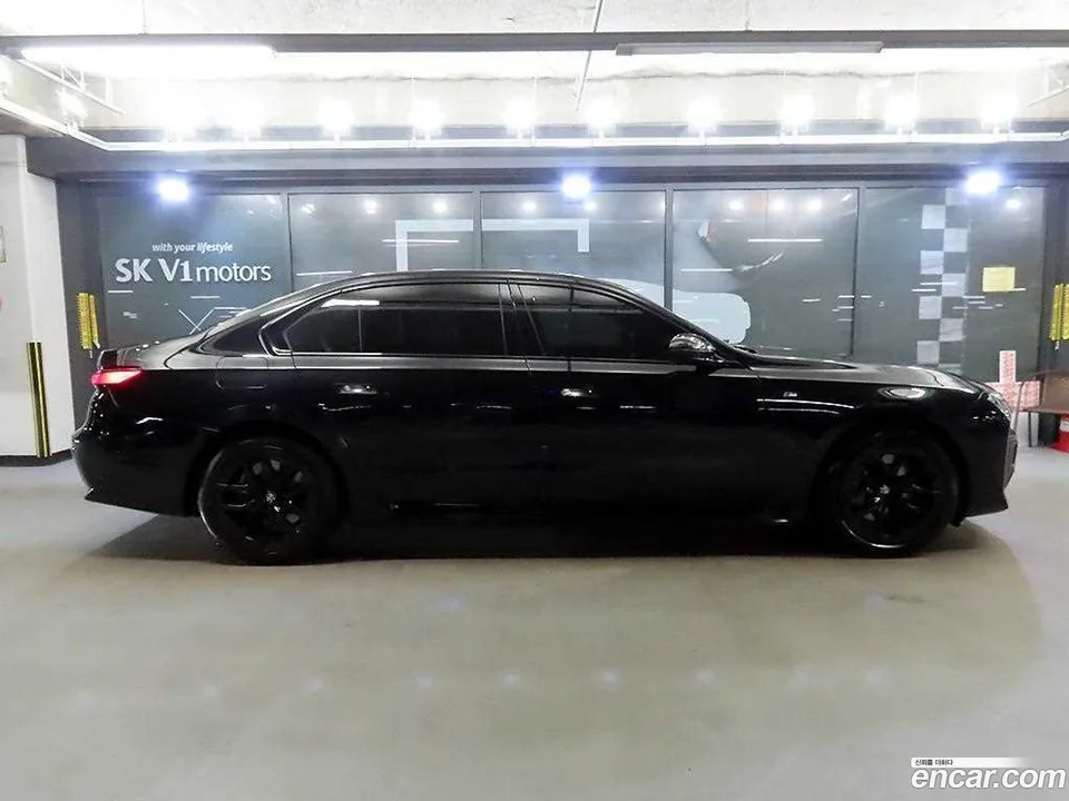 BMW i7 eDrive 50 M 2024 — миниатюра 2