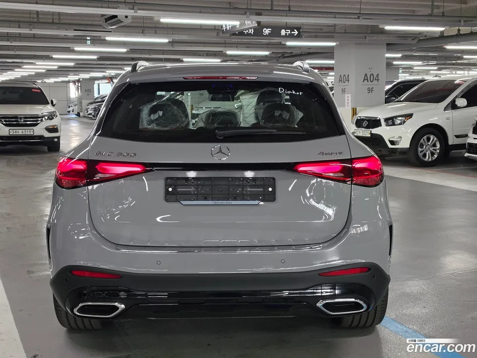 Mercedes-Benz GLC-Class GLC300 4MATIC AMG Line 2026 — миниатюра 4