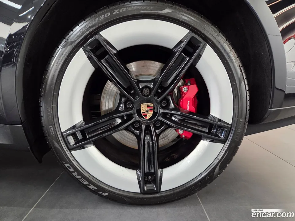 Porsche Taycan 4S 2024 — миниатюра 5