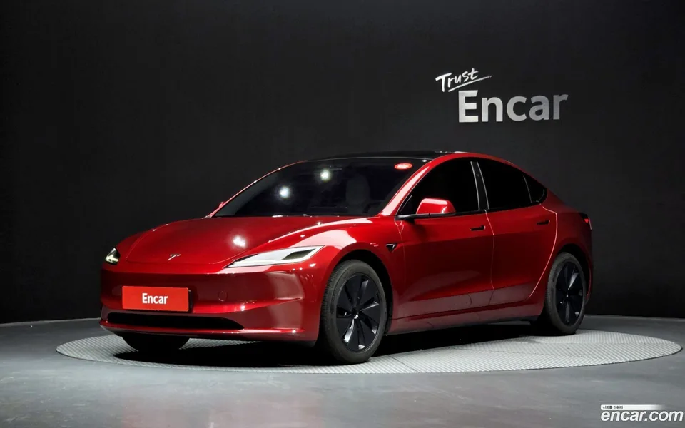 Tesla Model 3 AWD 2024 — фото 1, купить с доставкой в Москву