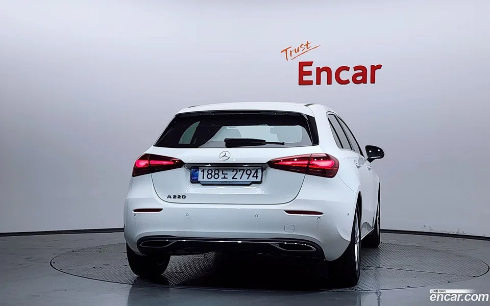Mercedes-Benz A-Class A220 2025 — миниатюра 4